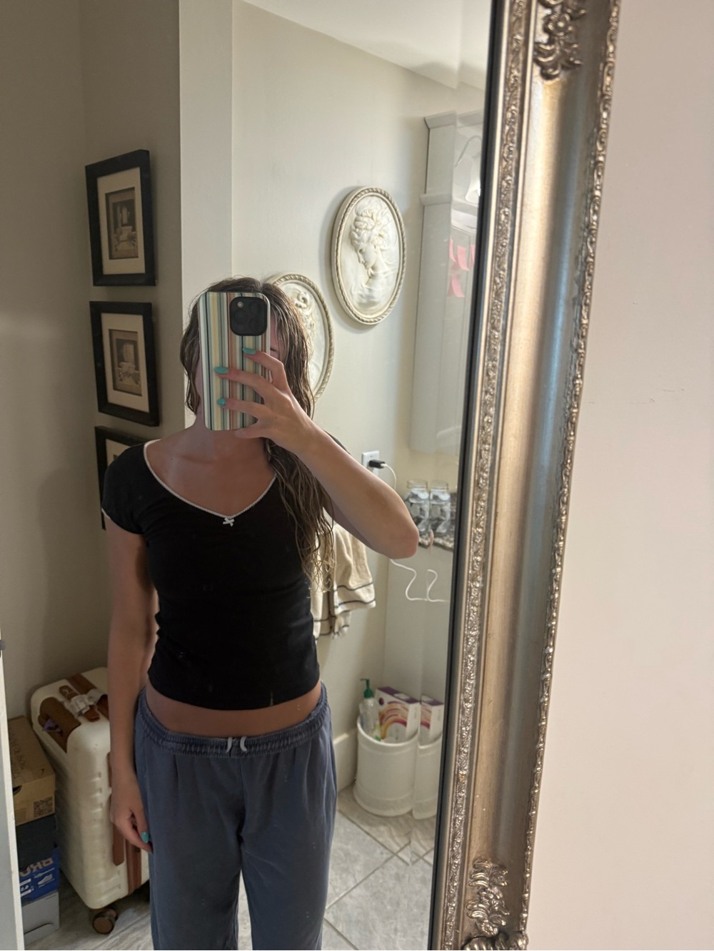 Brandy Melville Gina Black Women's Short Sleeve V-Neck Top